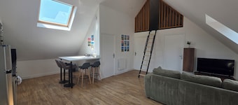L'Orée d'Avaugour—sleeps 8, large patio, nature & beaches