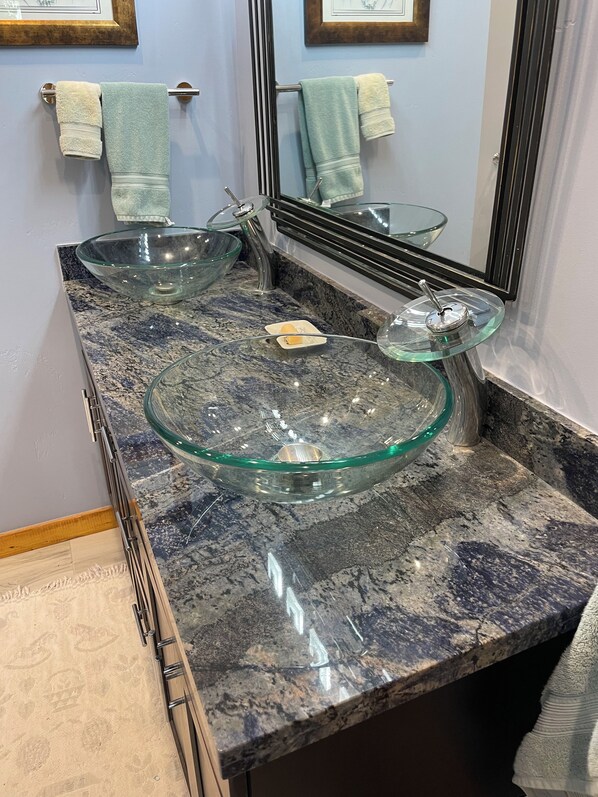 Bathroom - Perfect 4-bedroom house in Olympic Valley for your getaway (Olympic Valley)