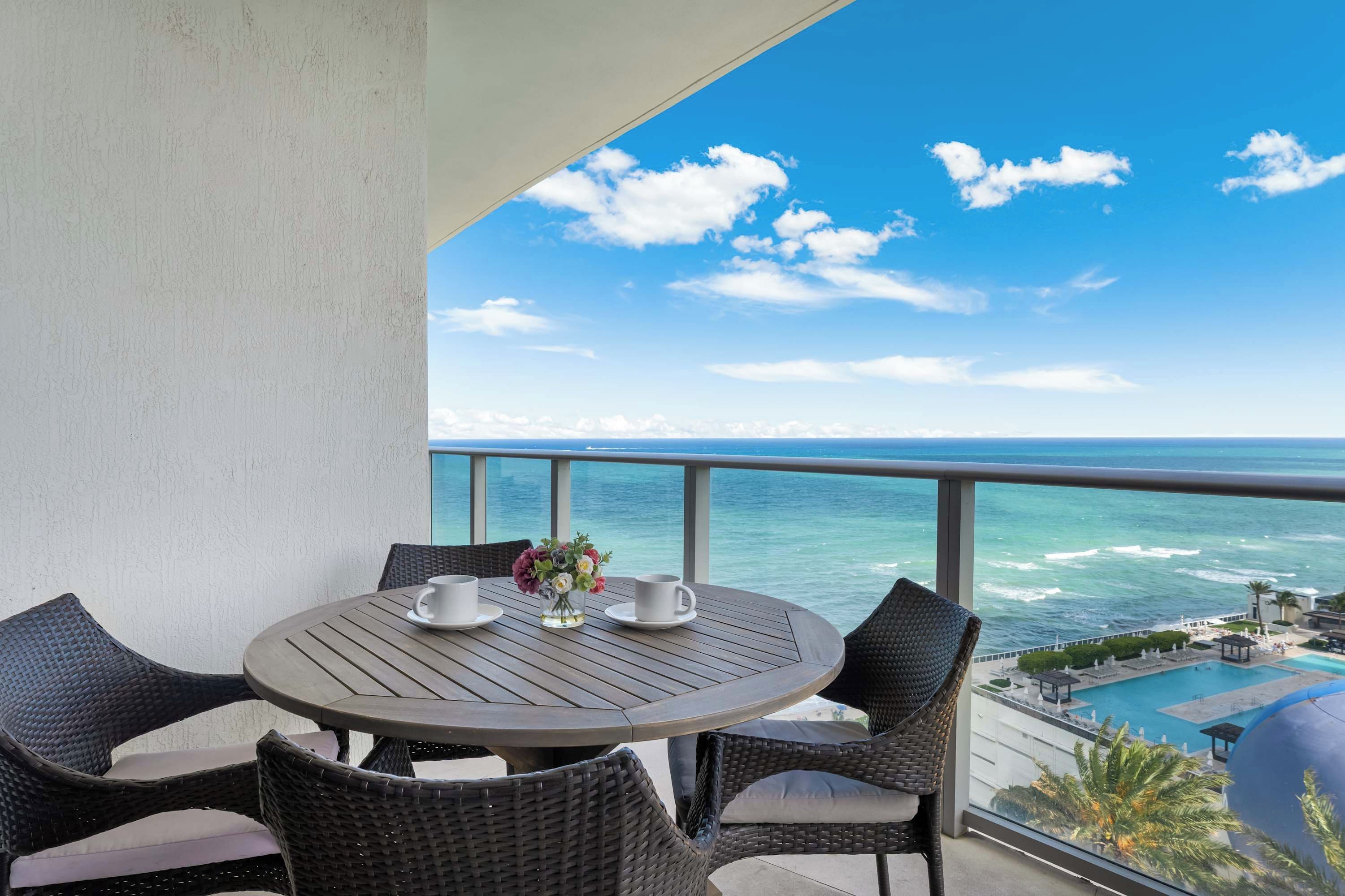 Apartment (2 Bedrooms) | Front of property