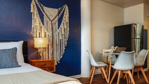 Interior - Bella Vista, Marina Views on the Bay, Cozy (North Bay Village)