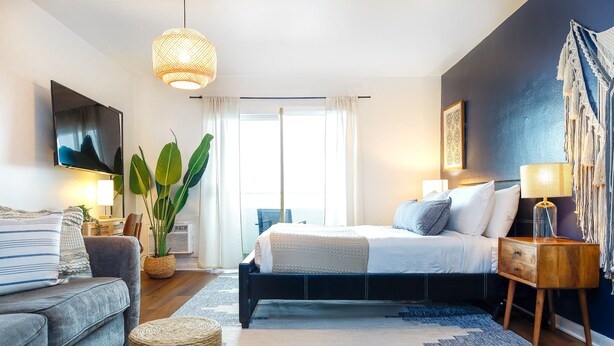 Front of property - Bella Vista, Marina Views on the Bay, Cozy (North Bay Village)