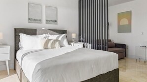 Interior - La Marinita, Quaint, Water Views Minutes to Beach (North Bay Village)