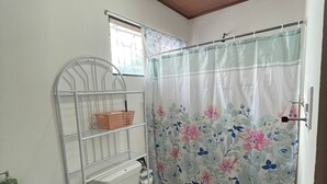 Shower, soap, toilet paper - Hostal Casa Mar (Liberia)