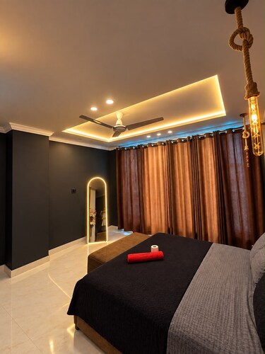 Cozy 1-bedroom apartment in pleasant Lahore with AC comfort