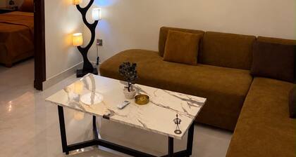 Cozy 1-bedroom apartment in pleasant Lahore with AC comfort