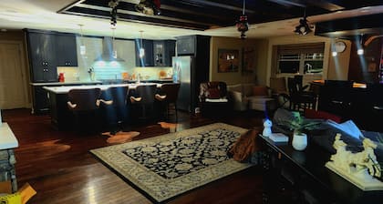 Brand new 2000 sq feet open floor plan 20min from Buffalo Bills New stadium