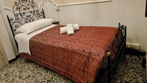 Single Room - Dietro al Corso - city center stay (Pisa)