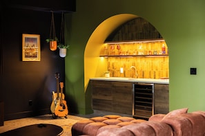 Interior - Ripple View - Hot tub, Game Room, Fire Pit (Swan Lake)