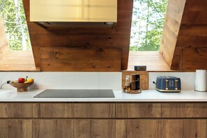 Private kitchen - Ripple View - Hot tub, Game Room, Fire Pit (Swan Lake)