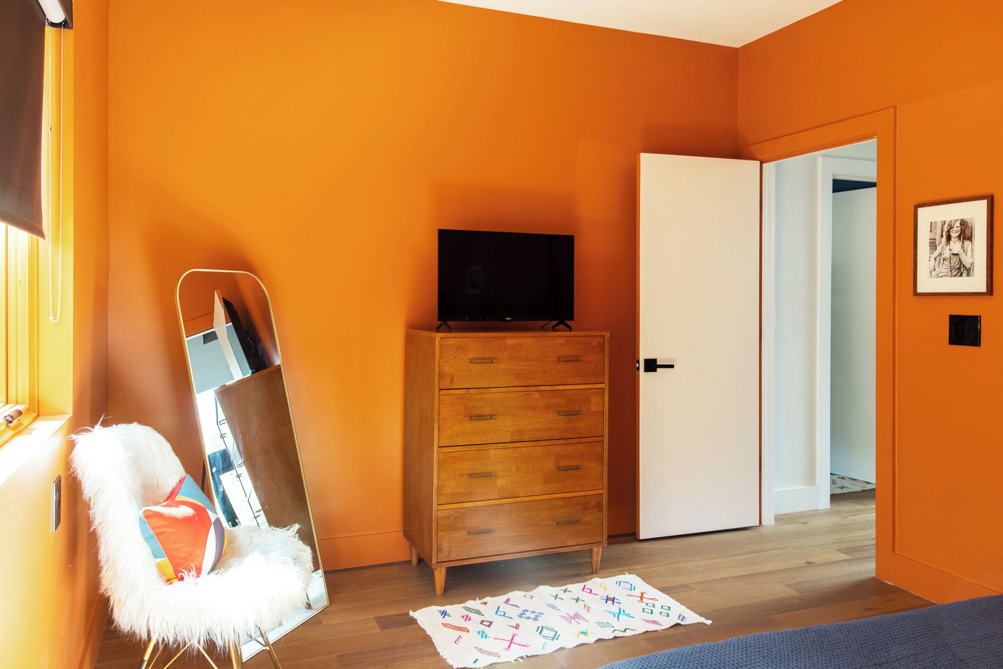 Desk, iron/ironing board, WiFi (free), bed sheets