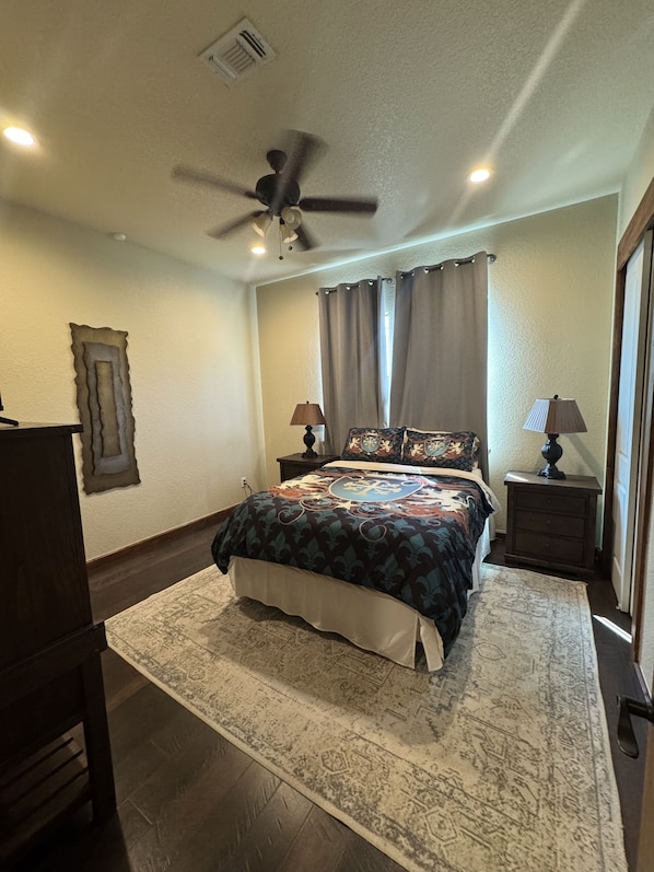 Unclassified image, 1 of 46, button - Luxury Hill Country Estate - Sleeps 18 - Perfect for Groups (New Braunfels)
