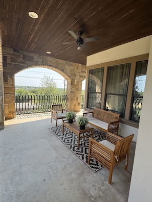 Unclassified image, 3 of 46, button - Luxury Hill Country Estate - Sleeps 18 - Perfect for Groups (New Braunfels)
