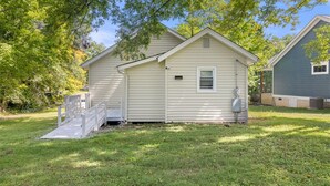 Exterior - Homey Burlington Getaway: Hosts up to 8 Guests (Burlington)
