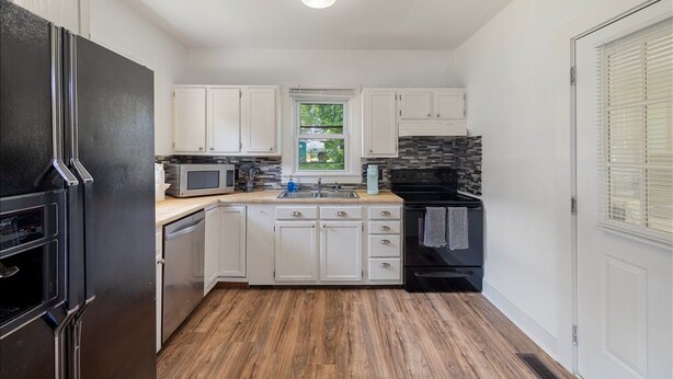 Private kitchen - Homey Burlington Getaway: Hosts up to 8 Guests (Burlington)