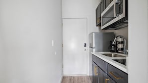 Private kitchen - The Columbus Hotel - The Residence Studio - 89-206 (Middletown)