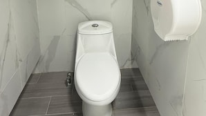 Basic Room | Bathroom - Palace Orange  (Guadalajara)