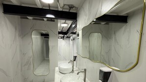 Basic Room | Bathroom - Palace Orange  (Guadalajara)