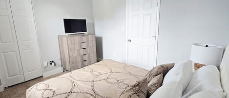 Ferros/tábuas de passar roupa, Wi-Fi de cortesia, roupa de cama