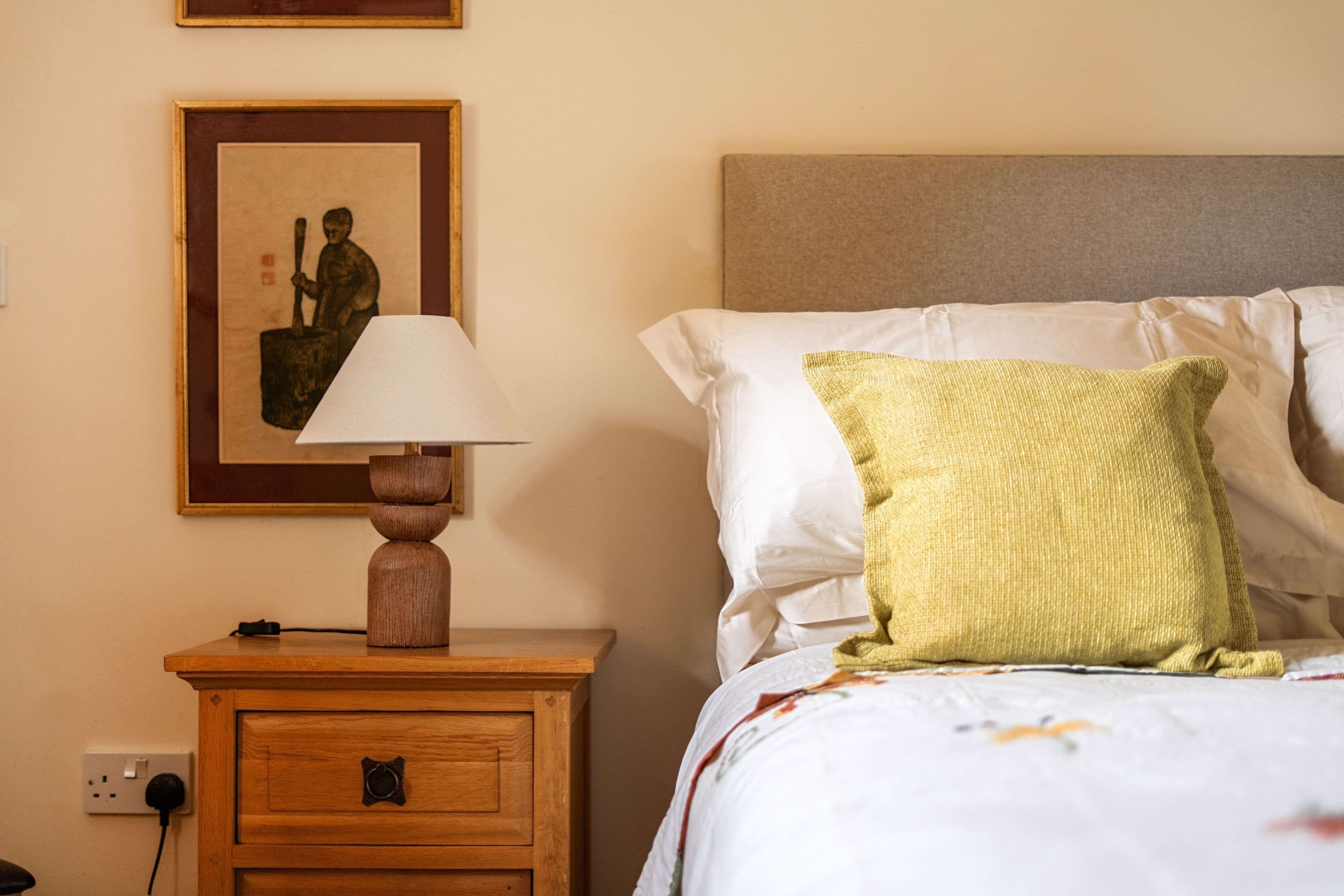 WiFi, bed sheets