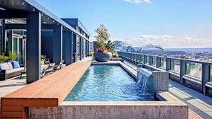 Pool - Waterfront View 1bdrm Downtown, Free Parking, Next to Pier, Pike Place and Lumen (Seattle)