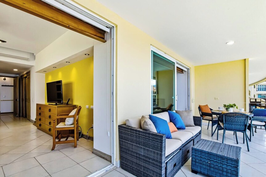 Beachfront-2 Br Plus 2 Br-apartment Shared Balcony - Puerto Vallarta