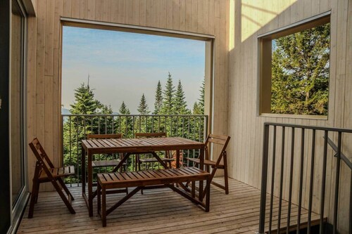 BLOK / Micro-Chalet with Spa near Quebec City