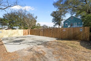 Unclassified image, 2 of 36, button - The Seabreeze! Fenced Backyard/Private Parking/King Bed/ Pet Friendly (Wilmington)
