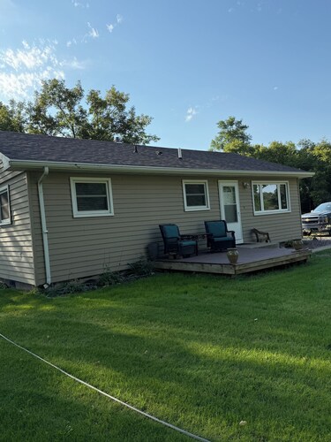 Enjoy Country living in this cozy little house. Yet only minutes from City life.
