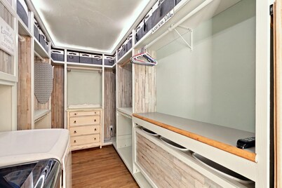 NEW listing - Remodeled 1920’s home on Route 66 - 2 King Beds