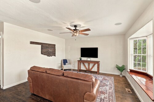 NEW listing - Remodeled 1920’s home on Route 66 - 2 King Beds