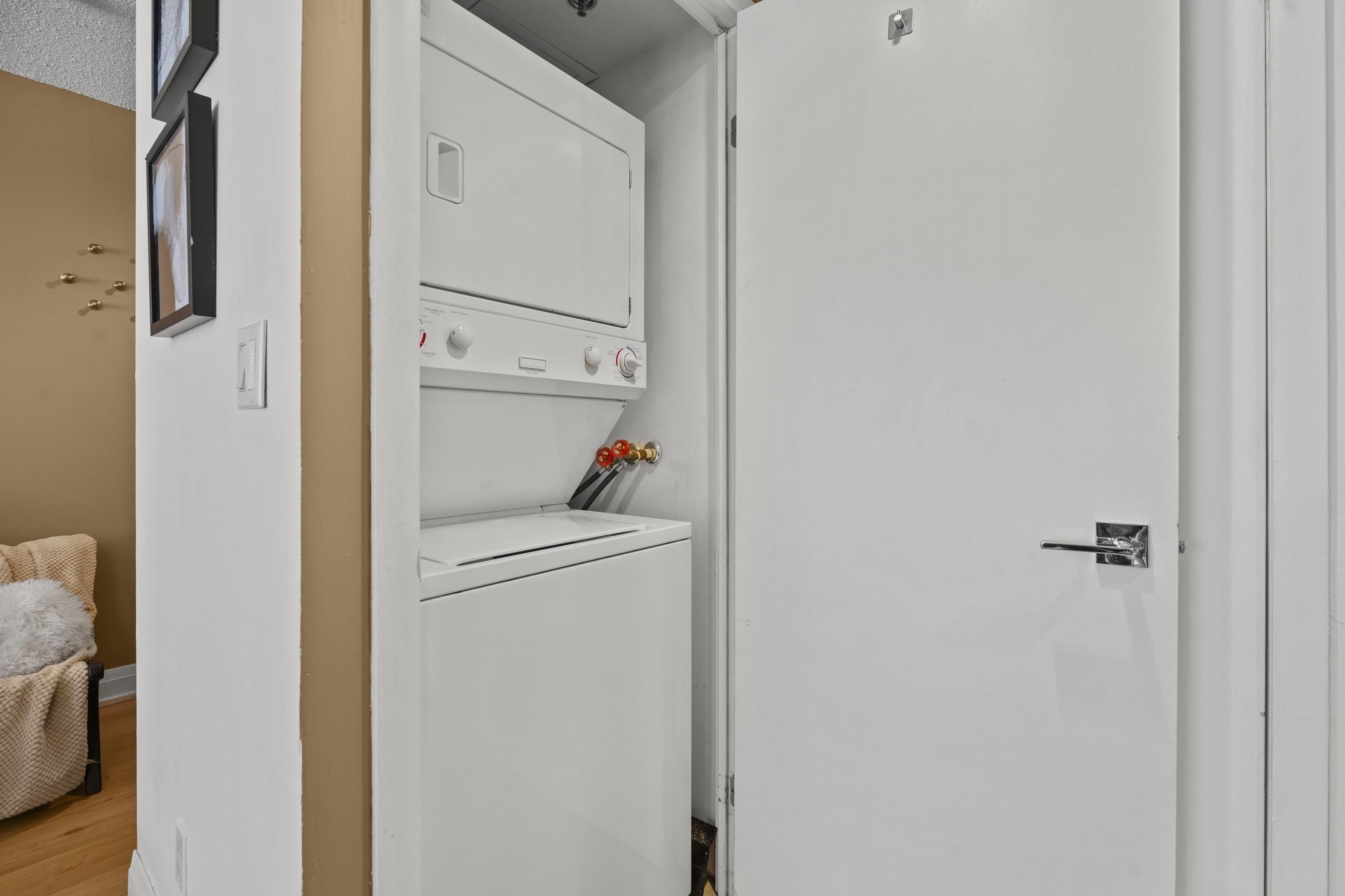Elite Studio Suite | Laundry