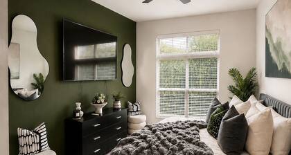 Modern Stay Near Hospitals, Dining & Topgolf