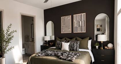 Modern Stay Near Hospitals, Dining & Topgolf