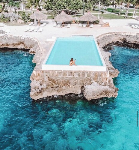 Breathe the Ocean | Tracadero Dominicus Marina