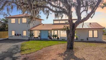 -4498 Northshore Drive-Twilight Photos-1