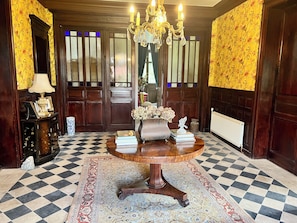 Property entrance - Chateau Mas Levrault (Saint-Priest-Taurion)