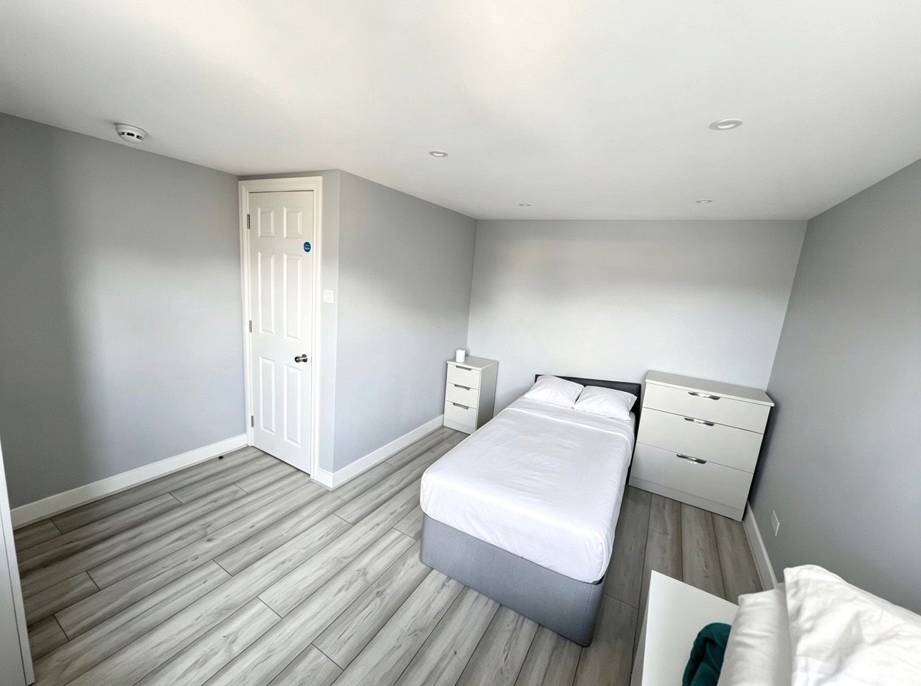 5 bedrooms, iron/ironing board, WiFi