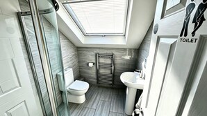 Unclassified image, 4 of 17, button - South East London 5-Bed House, Sleeps 7 Foresthill (London)