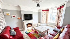 Unclassified image, 5 of 17, button - South East London 5-Bed House, Sleeps 7 Foresthill (London)