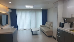 Unclassified image, 5 of 11, button - HEIDI TOWNHOUSE (Sokcho-si)
