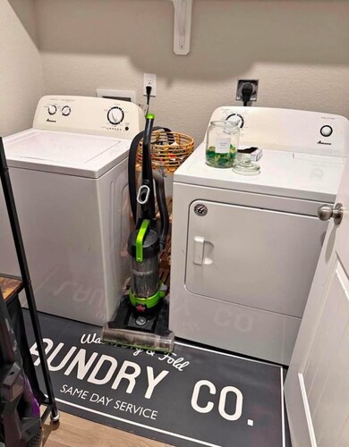 Cozy 2-bedroom apartment in beautiful Montgomery with AC