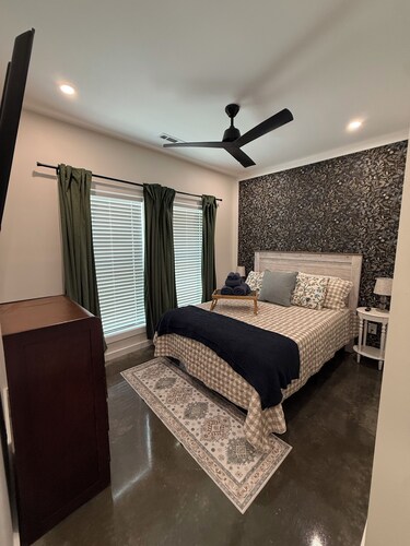 The Perfect Southern Cottage #1, 2 Bedroom 2 Full Bath. Cozy, Stylish & Serene.