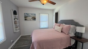 Room - Beautiful 2-bedroom house with AC in charming New Port Richey (New Port Richey)
