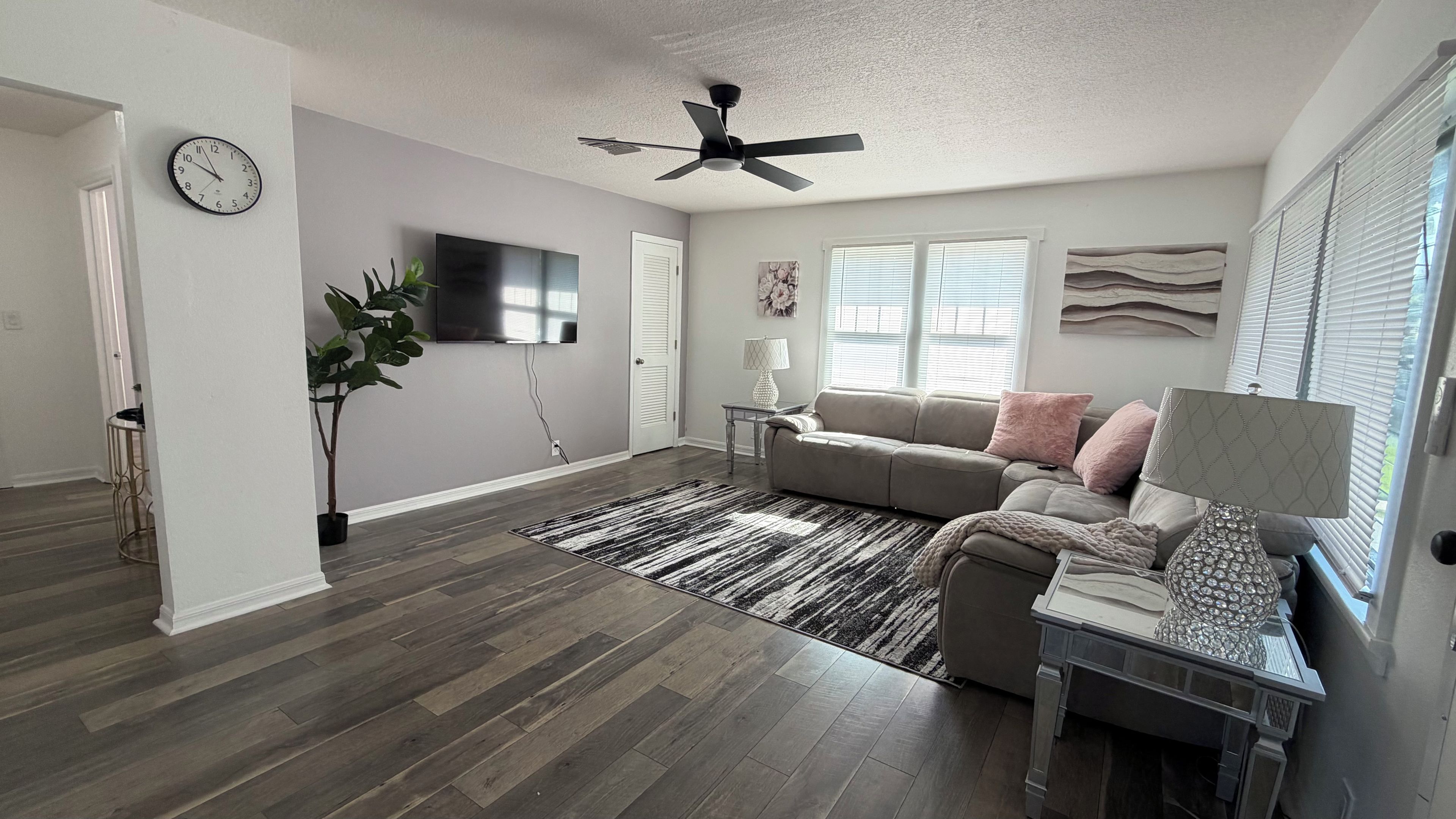 Beautiful 2-bedroom House With Ac In Charming New Port Richey - New Port Richey, FL