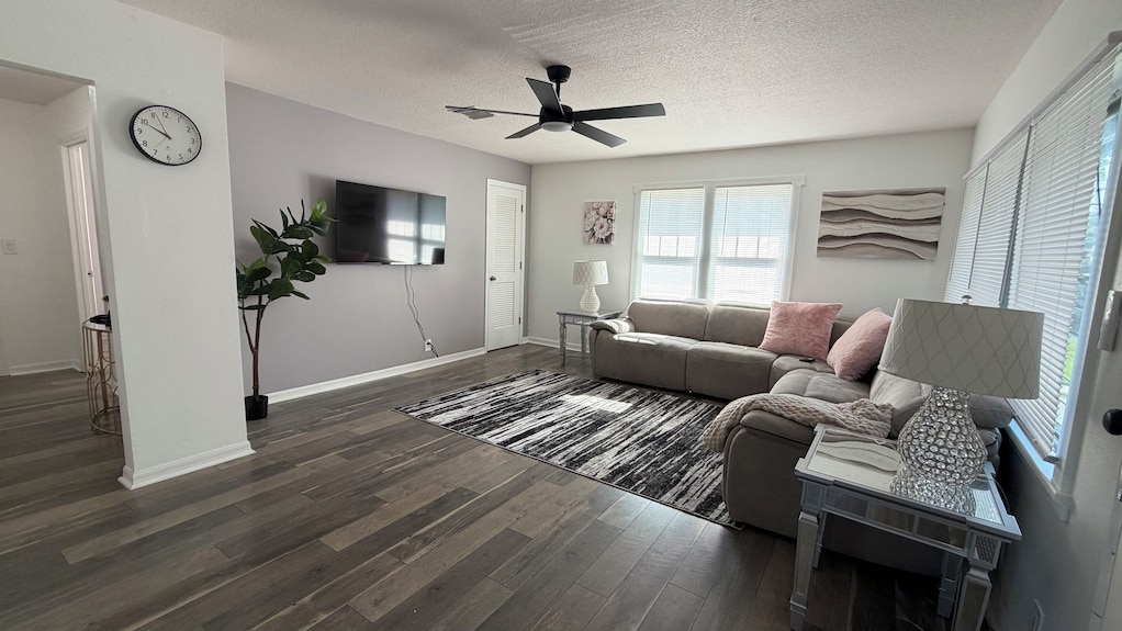 Beautiful 2-bedroom House With Ac In Charming New Port Richey - New Port Richey, FL