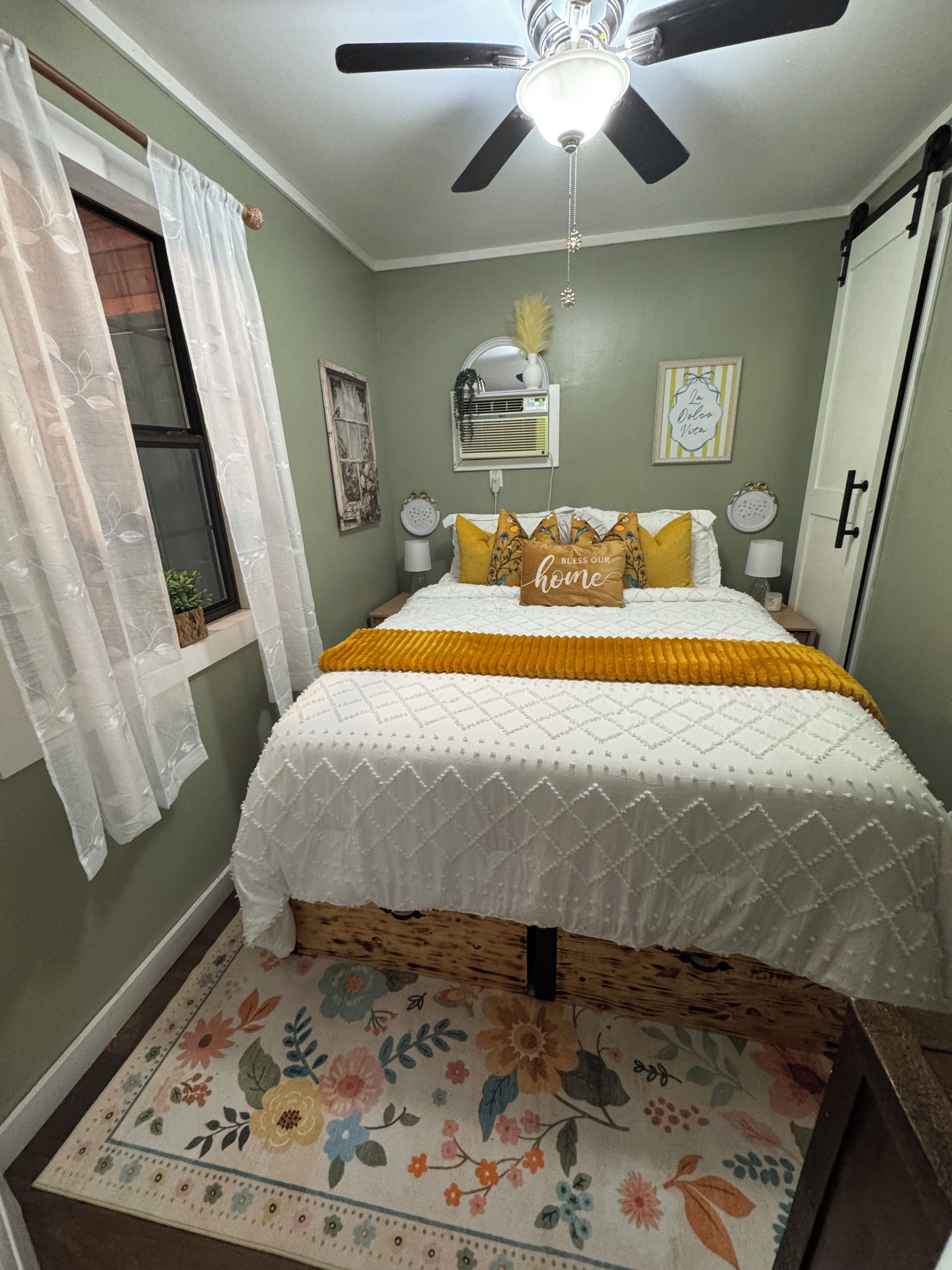 1 bedroom, WiFi (free), bed sheets