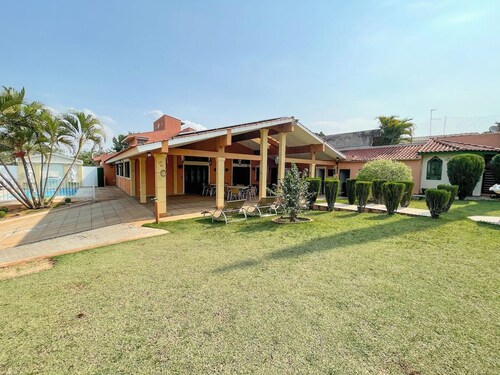 Villa Piave Mansion - Luxury Home for Groups in Maringa