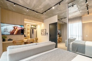 Room - Stay in Style in Downtown Maringa - CA1302 (Maringá)