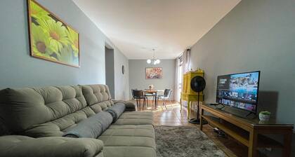 Downtown Maringa 3-Bedroom Apartment with AC - MC22