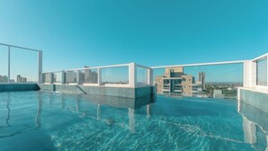 حمام سباحة